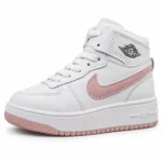 كوتشي b7070 airjordan اطفالى بينك بخلفية بيضاء — بزاوية