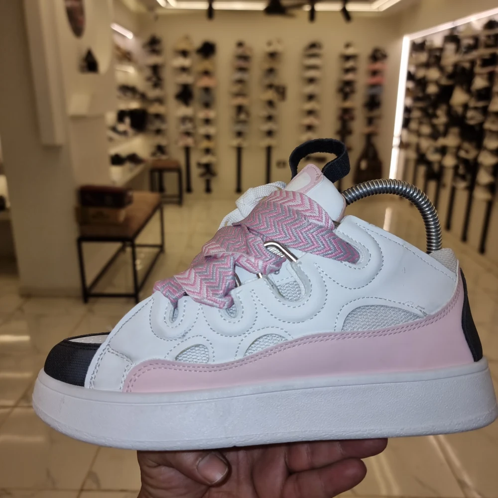 p550_s1_20260313_024727_9214.webp لانفيل شبابي بينك - الصورة 1