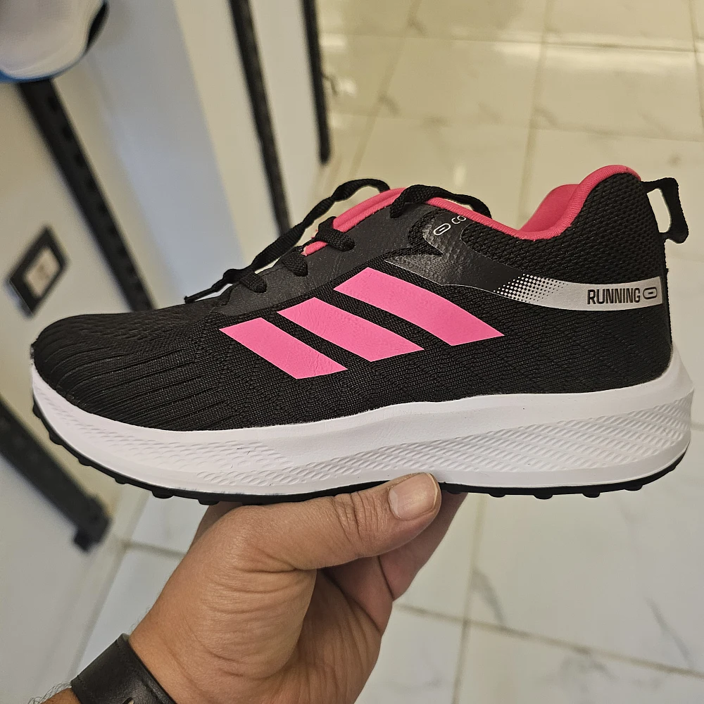 webp_387_20260203_155101_540.webp أديداس رانينج فيتنامى أسود بينك - الصورة 1