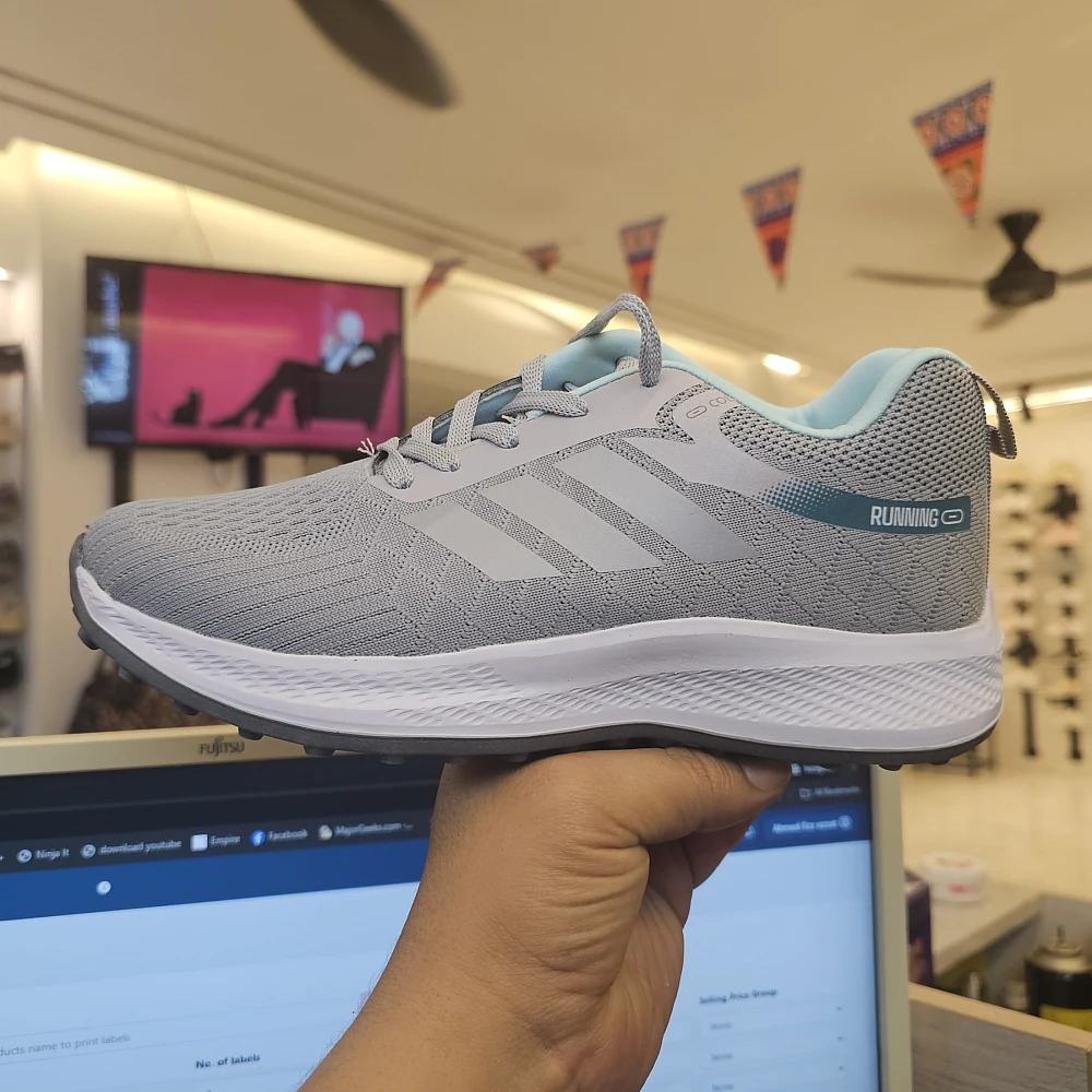 webp_389_20260210_193900_190.webp أديداس رانينج فيتنامى رمادي - الصورة 1