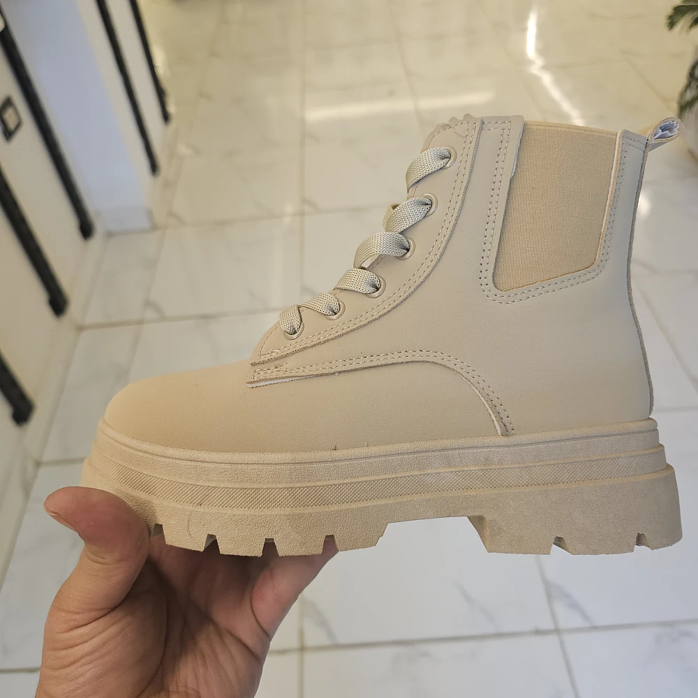 webp_411_20260203_154602_570.webp سيفتي هاف بوت حريمي بيج - الصورة 1