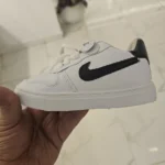 Nike أطفالى أبيض