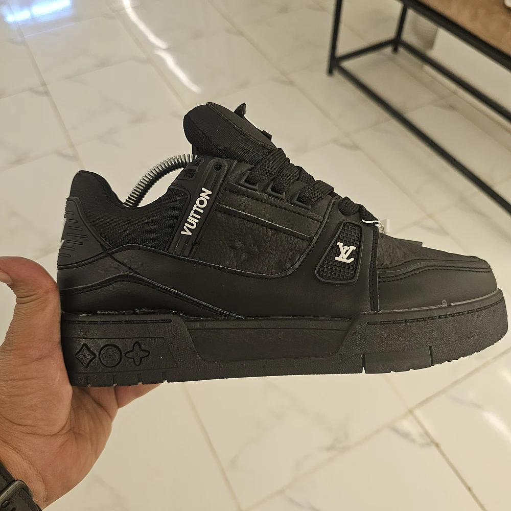 webp_465_20260203_154003_442.webp lv رجالى اسود - الصورة 1