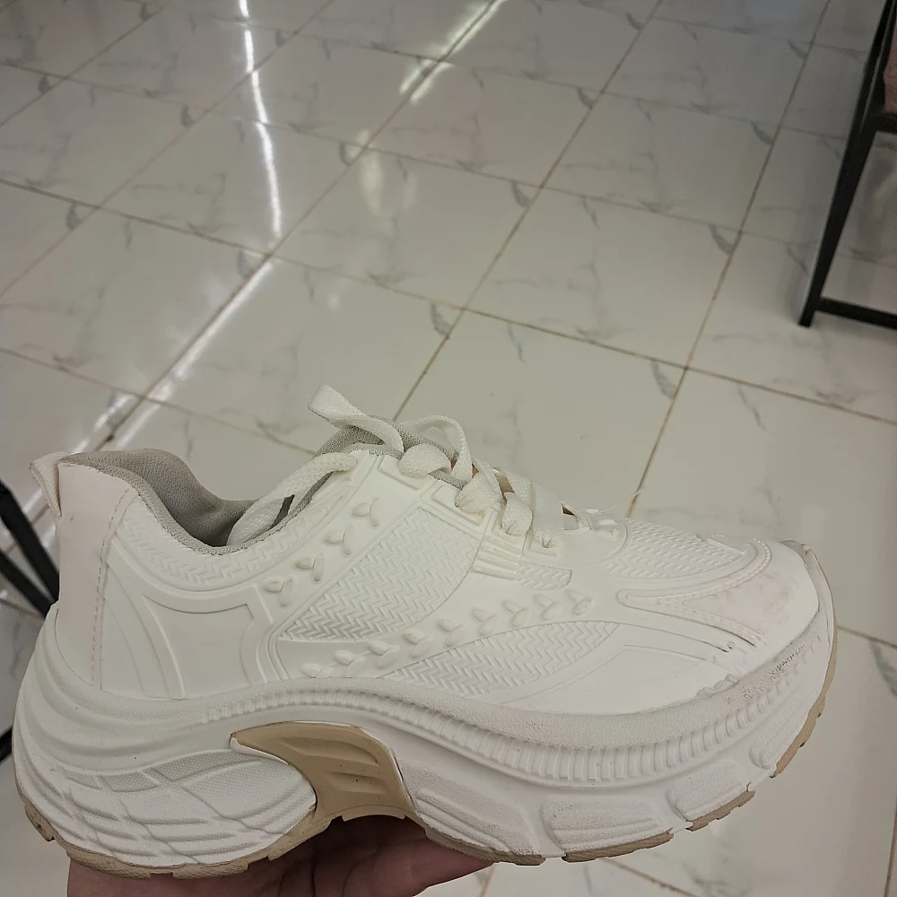 webp_481_20260203_155051_716.webp فاشون عالى ابيض فى بيج - الصورة 1