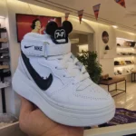 nike بوت أطفالى ابيض اسود