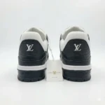 أحذية Louis Vuitton الرياضية الفاخرة لون أسود وأبيض موديل 0466