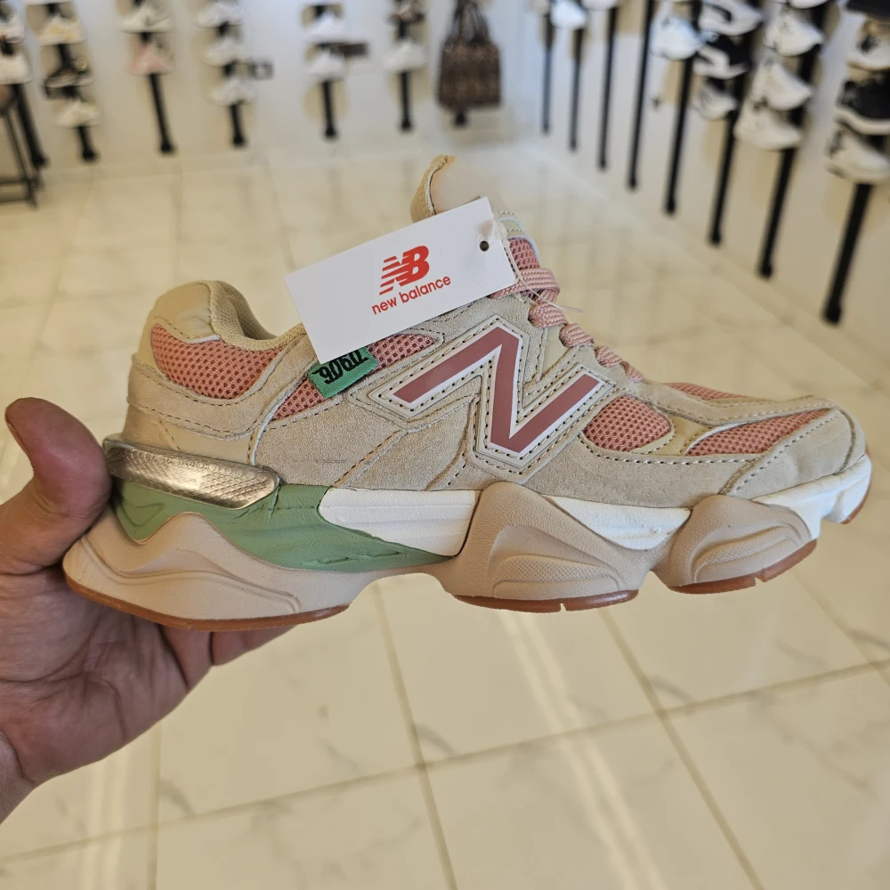 0546-nb-cookie-pink-slot-1-8e7803886e-2 كوتشي حريمي NB Cookie Pink Mirror في مصر | سعر ومواصفات - الصورة 1