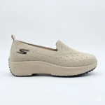 65753 سكيتشر وش عريض ابيض