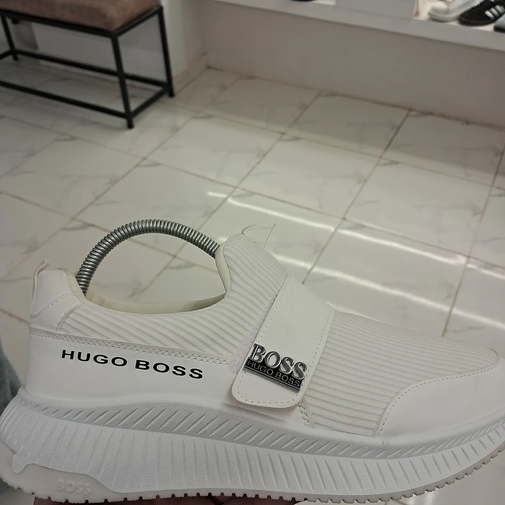 webp_290_20260203_153411_906 b8526 boos أبيض - الصورة 1