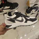 كوتشي نايكي إير (Nike Air) رجالي أسود في أبيض - حذاء رياضي مريح بمصر | مستر كوتشي