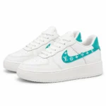 كوتشي حريمي Nike LV Cyan أبيض بتفاصيل تركواز – الزوج جنب بعض
