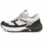 Akstcher Mirror Men's White Grey بخلفية بيضاء — من الجانب باتجاه اليسار